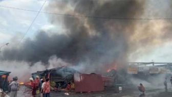 Gaspol Bangun Kios Sementara Pedagang Pasar Cik Puan Kota Pekanbaru Pasca Kebakaran, Sudah Naik Atap