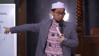 Hukum Bayar Zakat Fitrah Pakai Uang, Ustadz Adi Hidayat: Pendapat Itu Dianggap Lemah