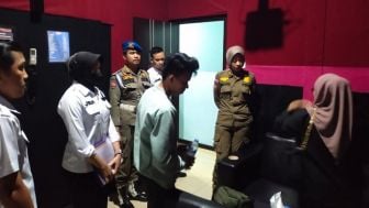 Satpol PP Kota Pekanbaru Amankan Puluhan Muda-mudi di Wisma dan Hotel