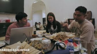 Saat Rebecca Klopper dan Fadly Faisal Ditanya Thariq soal Ciuman Pertama: Kita Gigit-gigitan