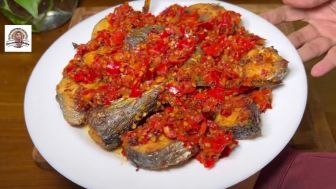 Resep Ikan Tenggiri Balado yang Pedasnya Nampol, Sensasi Makan Sambil Keringetan