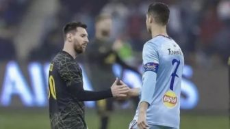 Fans Cristiano Ronaldo Ledek Lionel Messi Lewat Medsos Imbas Tidak Main Lawan Timnas Indonesia