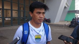 Persib Bandung Terperosok di Klasemen Liga 1, Yaya Sunarya Bilang Begini