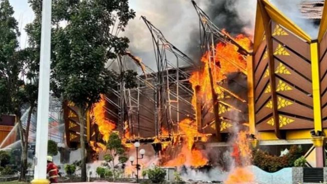 Pasca Kebakaran MPP Pekanbaru SatPol PP Kerahkan 2 Pleton Pasukan Berjaga 24 Jam, Pemerintah Sedang Lakukan Ini