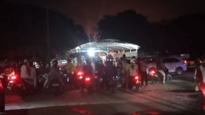 Kronologi Ledakan Kilang Minyak Dumai Bikin Warga Gruduk PT Pertamina Akibat Rumah Rusak