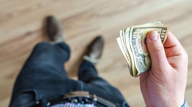 Hukum Mengambil Barang Temuan, Simak Penjelasan Buya Yahya