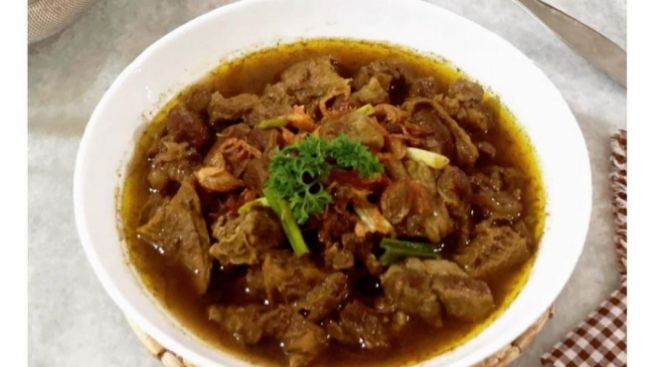 Bingung Buat Menu Makanan Idul Adha Cobain Resep Rawon Daging Sapi