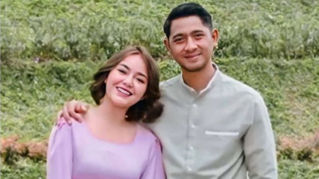 Heboh Arya Saloka Buat Vlog Sambil Berlari bak Mengejar Amanda Manopo di Pinggir Pantai