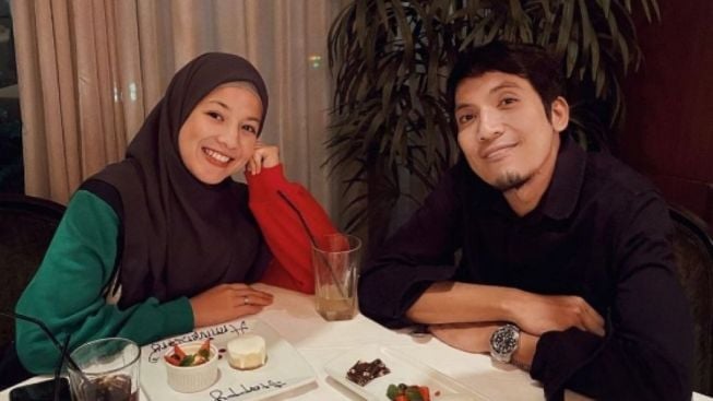 Usai Hadiri Sidang Cerai Desta dan Natasha Rizki, Istri Vincent Membisu