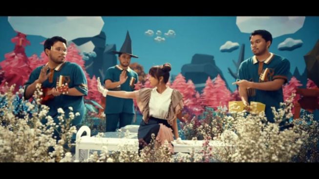 Thariq Halilintar dan Fuji Dipersatukan Kembali oleh Lagu 'Bye Mantan'