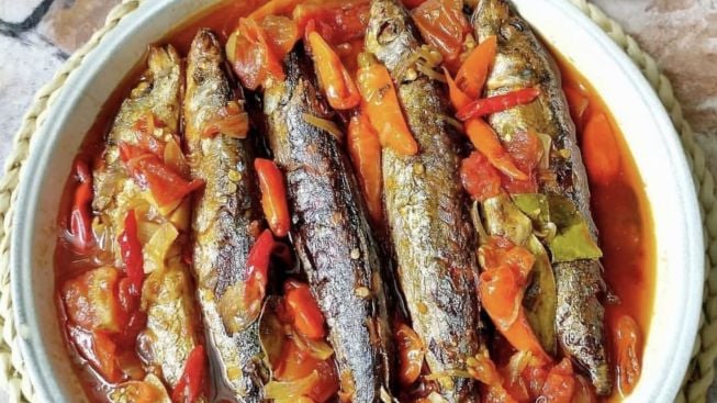 Pedasnya Bikin Nagih! Begini Resep Ikan Pindang Sarden yang Mudah Dibuat di Rumah