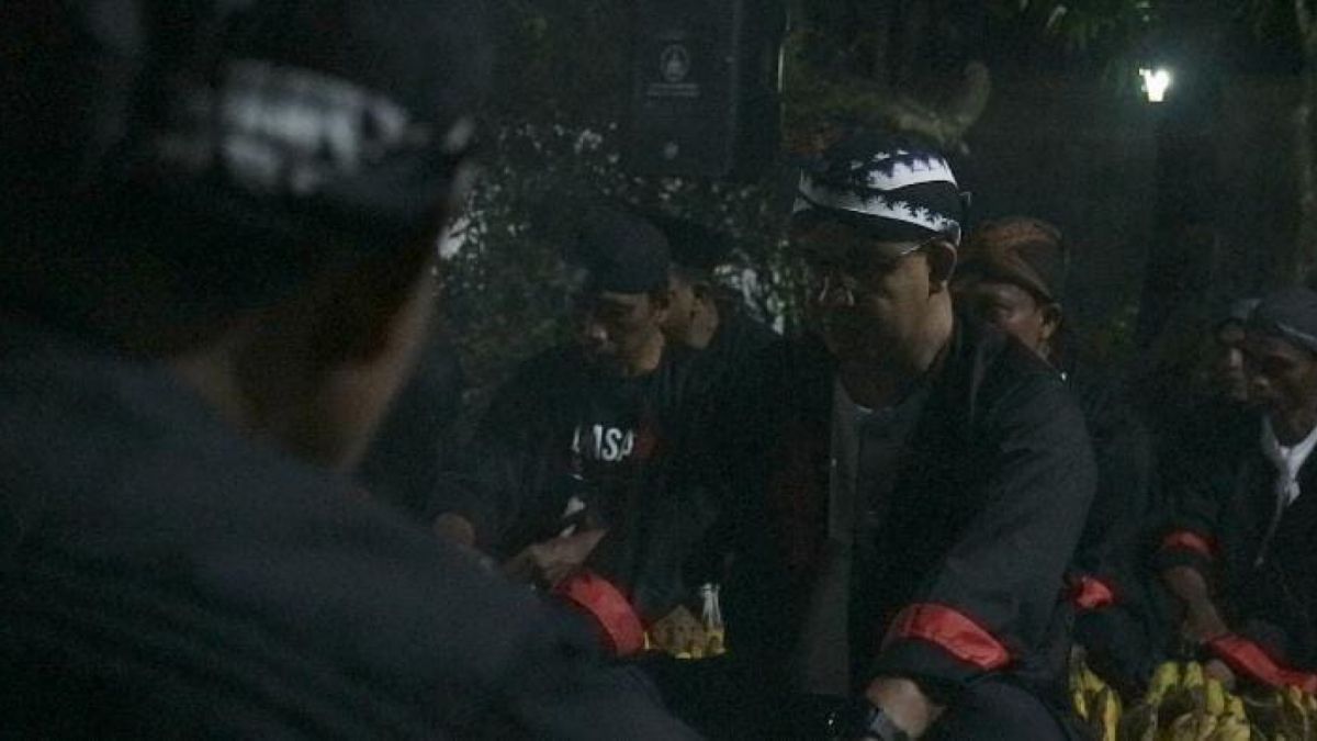 Anies Baswedan ke Makam Bathoro Katong [ponorogo.suara.com/dedy.s]