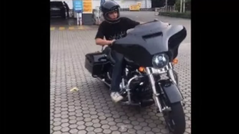 KPK : Motor Harley Davidson Yang Dipakai Mario, Bodong