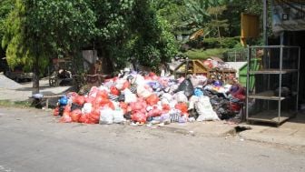 Alat Berat di TPA Ponorogo Rusak, Sampah di TPS Meluber ke Luar