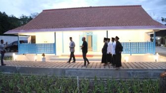 Akhiri Tirakat Ramadan di Ponorogo, Anies Baswedan Buka Rumah Budaya di Rumah Peninggalan Kyai Ageng Besari