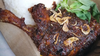 Nasi Bebek Bumbu Hitam: Kuliner Khas Madura yang Lagi Hits dan Viral!