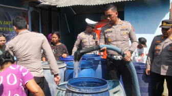 Dampak Kekeringan di Ponorogo, Polres Distribusikan Air Bersih Gratis dan Bantuan Sosial