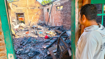 Breaking News: Kebakaran Hebat Ludeskan Dua Rumah di Ponorogo