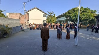 Pemkab Ponorogo Mewajibkan Siswa SD Pakai Busana Tradisional, SD Immersion Sebut Pioner