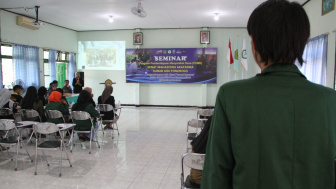 Pemberdayaan Masyarakat Berkebutuhan Khusus di Ponorogo Melalui Seni Batik Ciprat Oleh Mahasiswa Akafarma