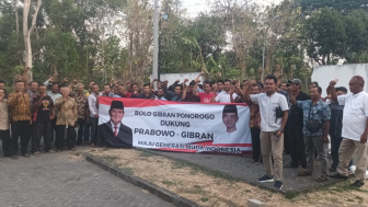 Kelompok "Bolo Gibran" di Ponorogo Dukung Gibran Rakabuming Raka Sebagai Cawapres Prabowo Subianto di Pemilu 2024