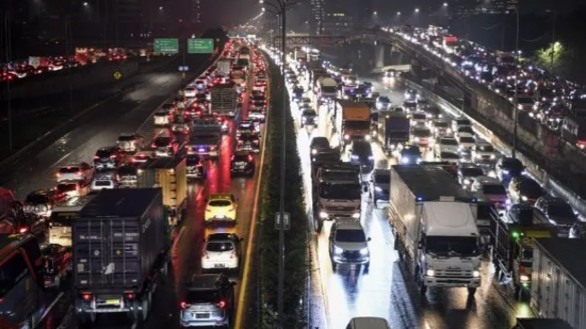 Jangan Sampai Terjebak! Waspadai Antrean Pemudik di Pintu Tol Jatim, Terutama di Arah Surabaya - Gempol Pasuruan yang Biasanya Parah