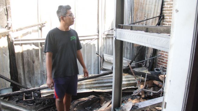 Tragis! Rumah Juragan Boneka di Ponorogo Terbakar Diduga Terkena Kembang Api Lontar saat ditinggal Buka Bersama