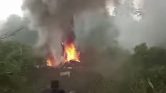 Tragedi di Ciwidey: Helikopter Jatuh, Warganet Hebohkan Media Sosial