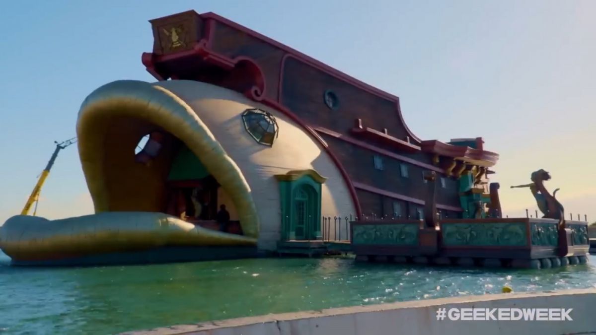 Set Baratie di Atas Air [Screenshot livestream Netflix Geeked Week 2022]