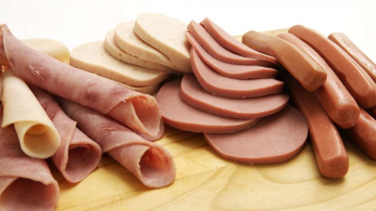 Ilustrasi berbagai jenis daging olahan. (Shutterstock) [suara.com]