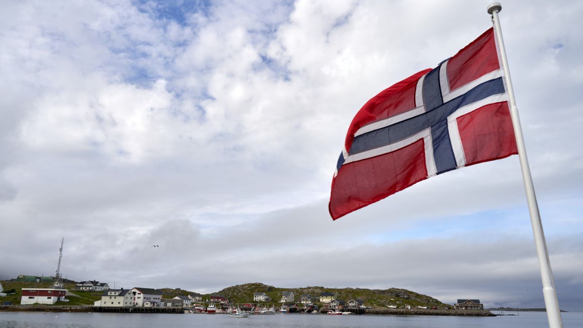 Bendera Norway [pexels.com/ Barnabas Davoti]