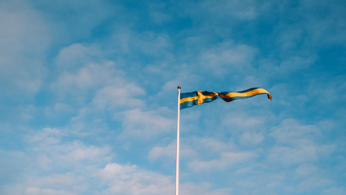 Bendera Swedia [pexels.com/Oliver Schmid]