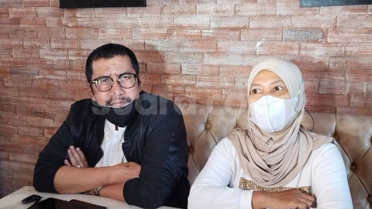 Rini Diana, istri dari Sulaiman mantan sopir Nindy Ayunda dan pengacaranya, Fahmi Bachmid [Suara.com/Rena Pangesti]