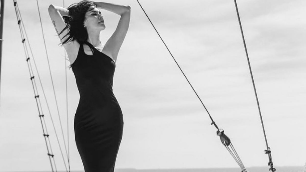 Diperayaan Usia 52 Tahun Sophia Latjuba Menggunakan Rancangan Anak Bangsa [Instagram/sophia_latjuba88]