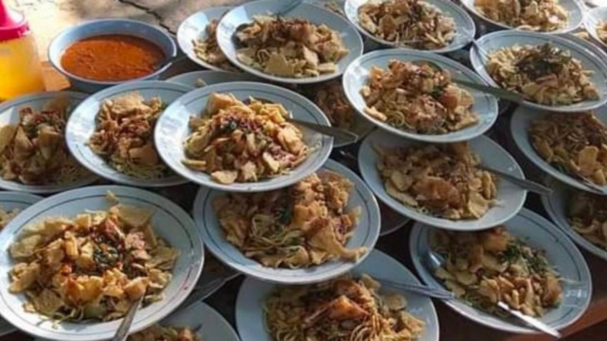 Mie Kopyok is a typical Semarang food.  (Instagram/@miekopyok_pakdhuwur)