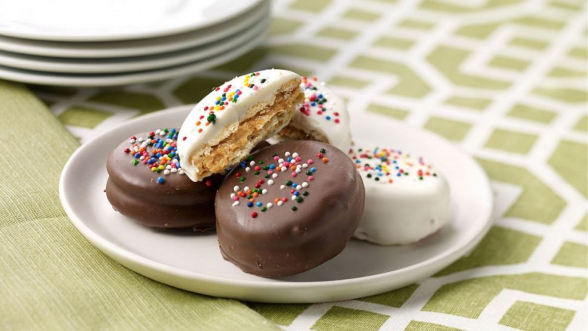 Rekomendasi camilan berbahan cokelat dan kacang. (Dok. Skippy)