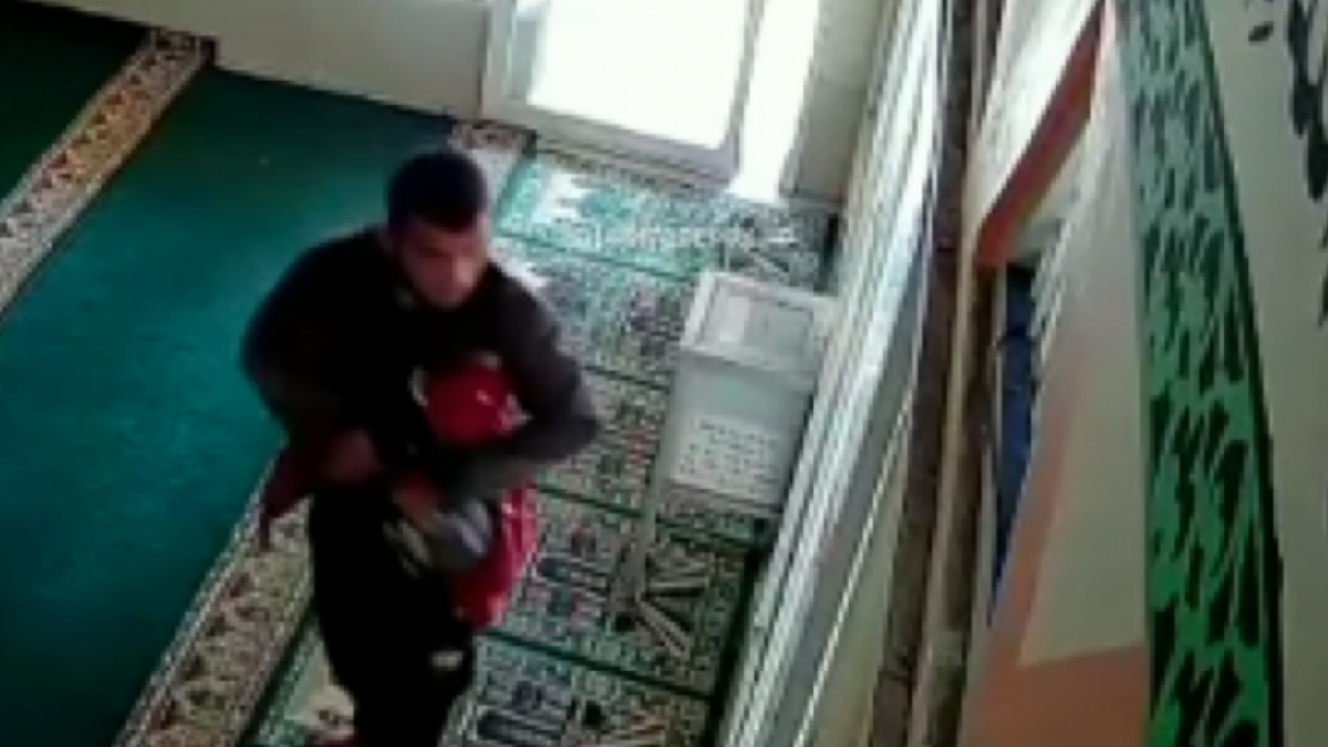 Pencurian kotak amal [suara.com]