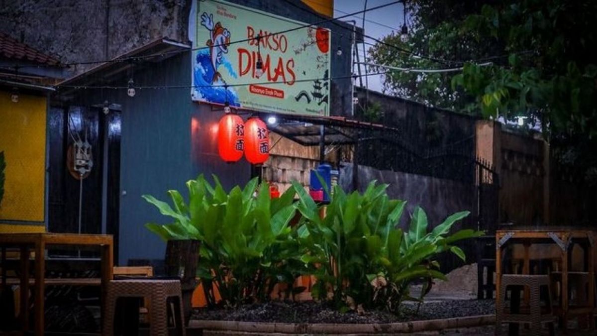 Potret Dimas Ahmad Kembali Jualan Bakso [Instagram/@dimas_baam]