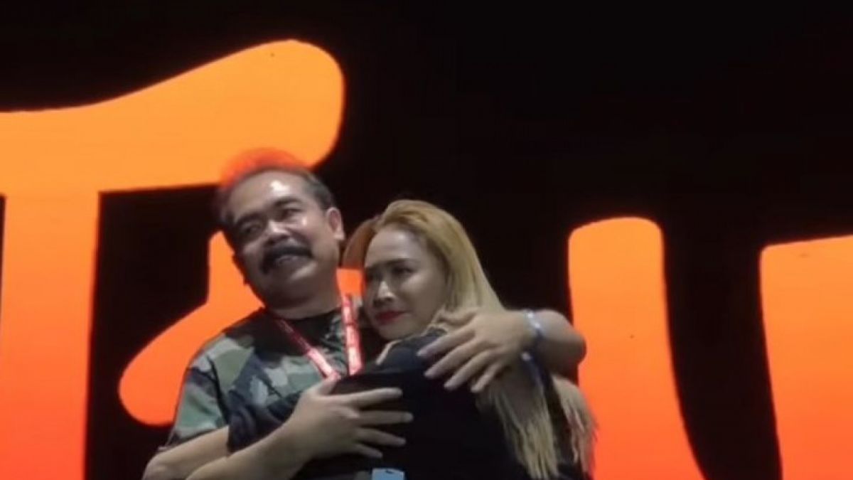 Moment Ketika Mas Adam naik ke atas panggung [Instagram/inul.d]