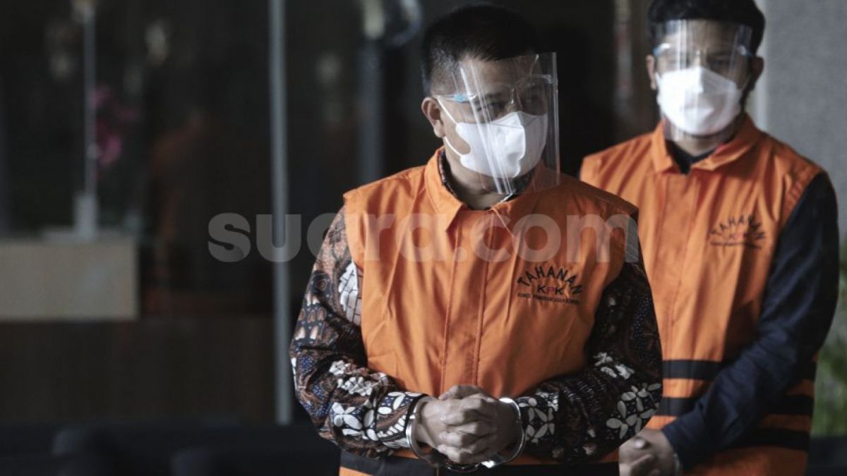 KPK Tahan Bupati Bandung Barat Aa Umbara dan Anaknya [Suara.com/Angga Budhiyanto]