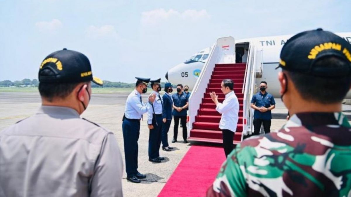 Presiden Joko Jokowi berangkat menuju Sulawesi Tenggara [Laily Rachev - Biro Pers Sekretariat Presiden]