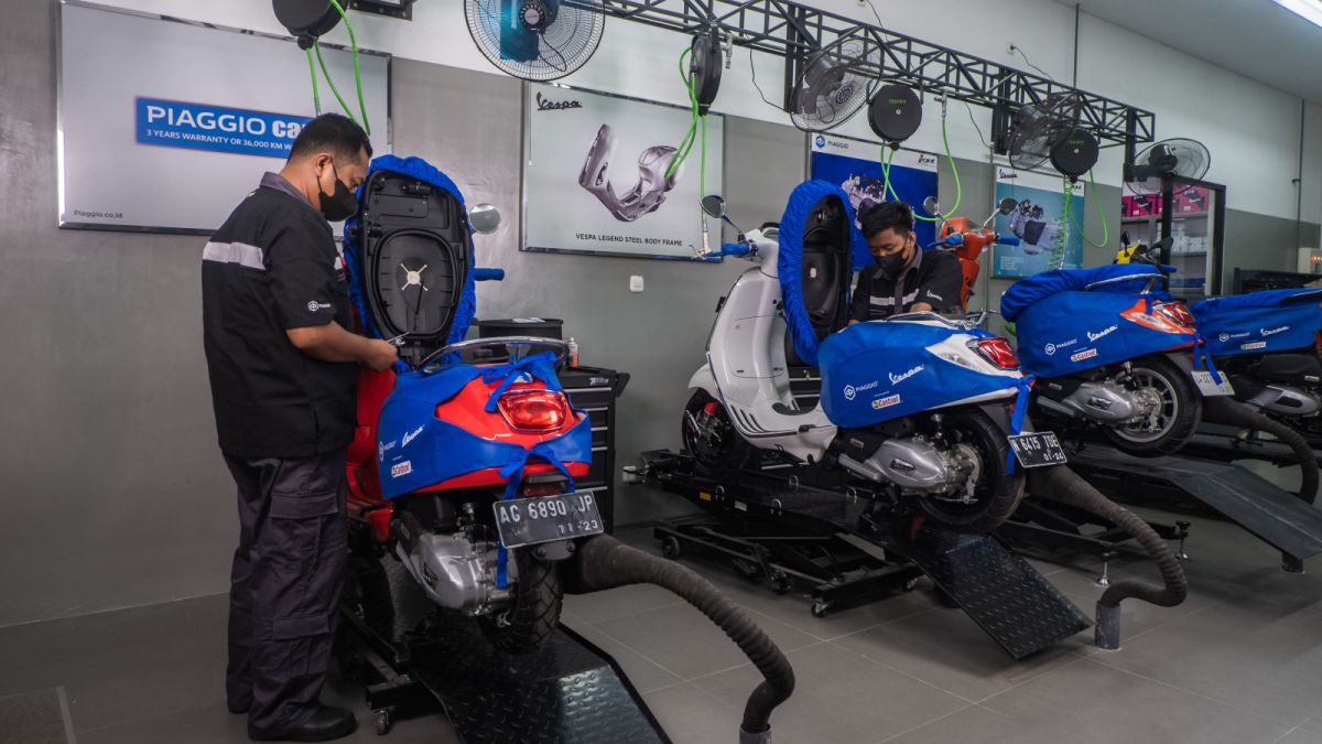 Premium Motoplex 2 Brands di Mojokerto, Jawa Timur [Piaggio Indonesia]