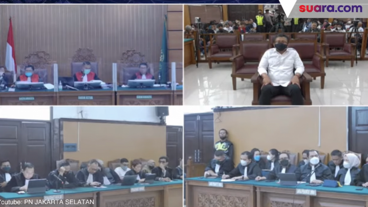 Ferdy Sambo saat menjalani disidang di Pengadilan Negeri Jakarta Selatan [YouTube Suara.com]