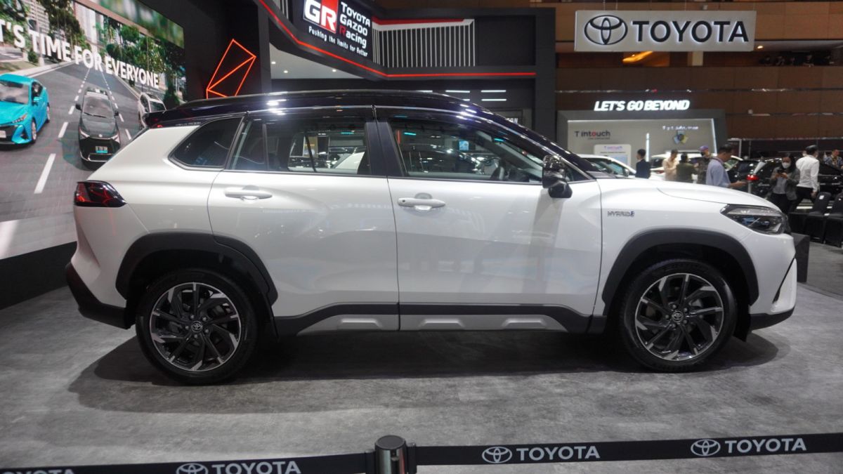 Corolla Cross GR Sport Hybrid EV [Toyota]