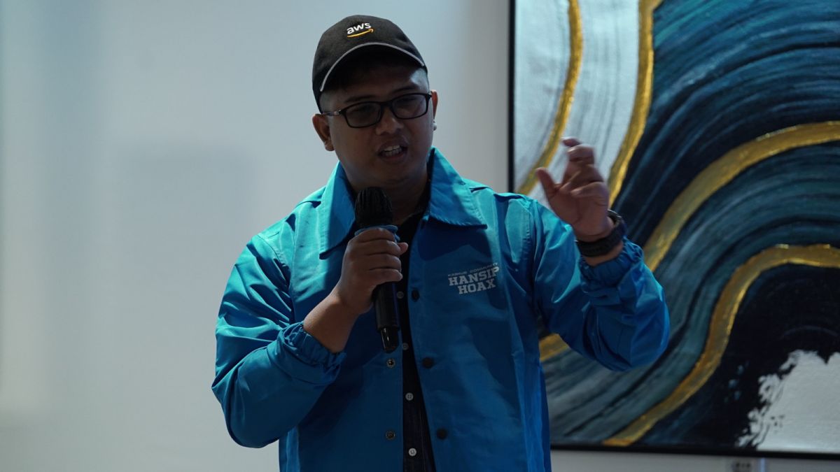 Reza saat memberikan penjelasan teknis bagaimana para pelaku penipuan digital bekerja dengan menggunakan teknologi. [Dokumen Kaskus Network]