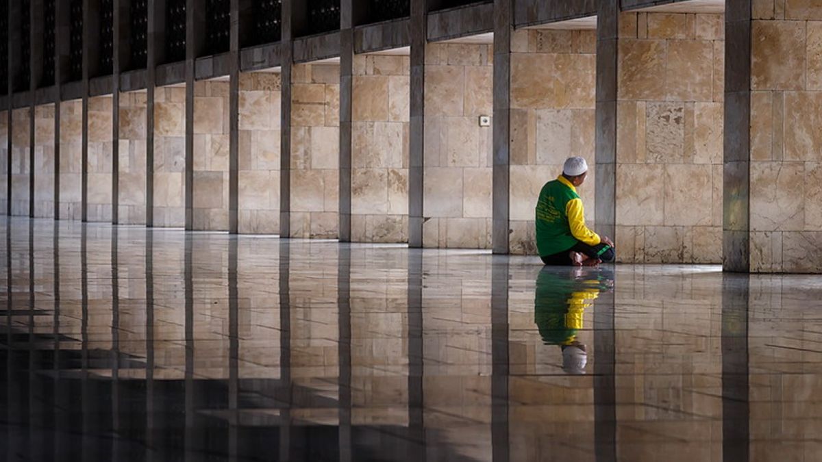 Ilustrasi melakukan tahajud di malam Nisfu Syaban. [Franciscus Nanang Triana/Flickr]