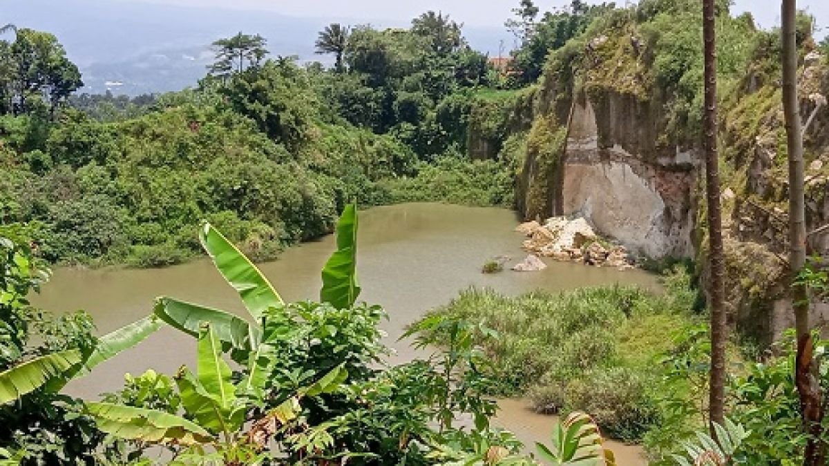 Potret bekas galian tambang di Desa Ciburayut, Bogor. [Bogor Kita]