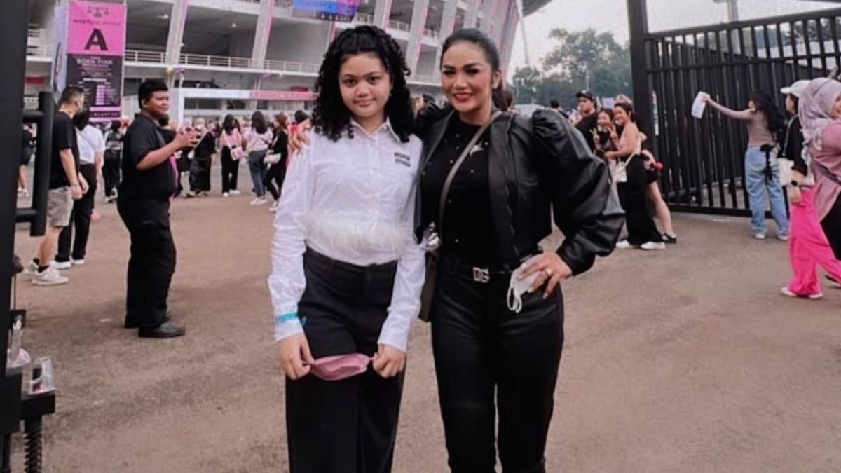 Krisdayanti dan Amora. [Instagram @krisdayantilemos.]