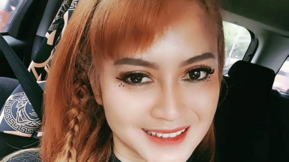 Sosok Ahli Tarot dan Peramal, Velline Ratu [matamata.com]