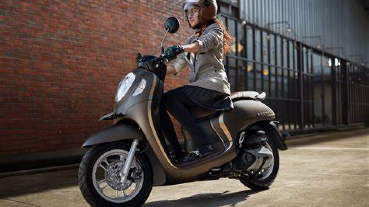 Honda scoopy. [Shifting-gears.com]